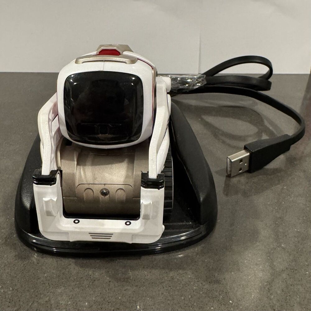 Anki Cozmo Robot Toy With 3 Cubes And Charging Station 300-00046 - Picture 3 of 12